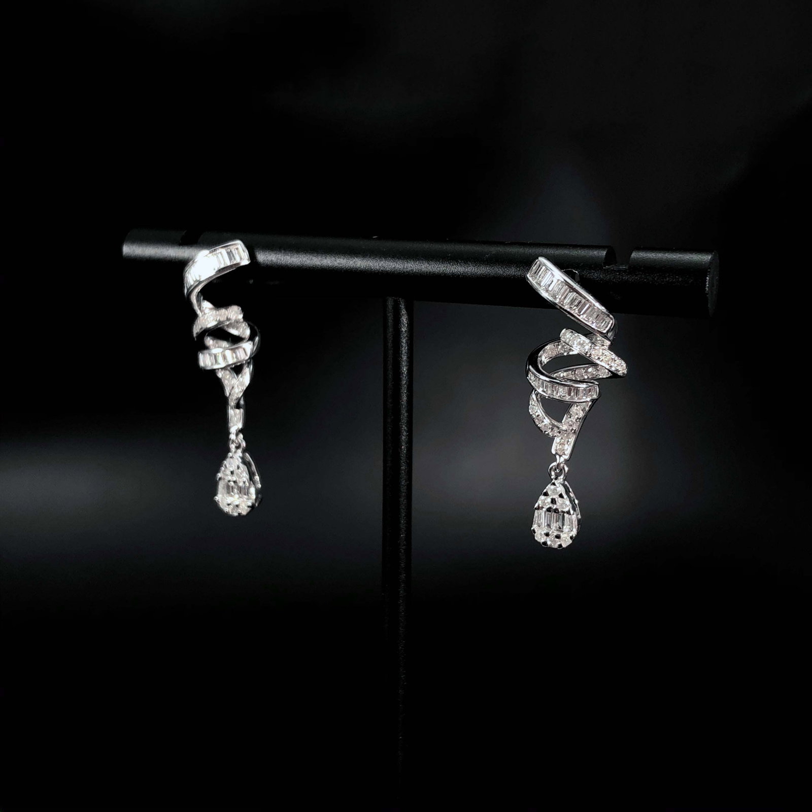 14k Gold 0.6 Ct Natural H Diamond Earrings - 3