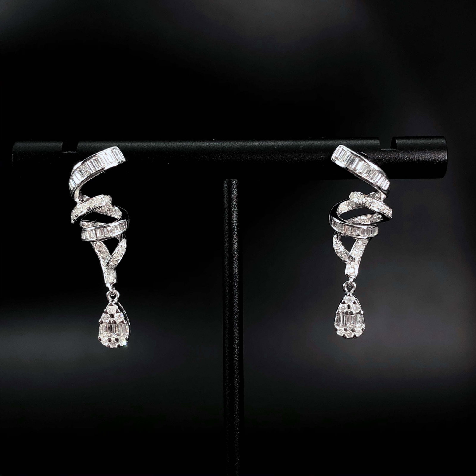 14k Gold 0.6 Ct Natural H Diamond Earrings - 5