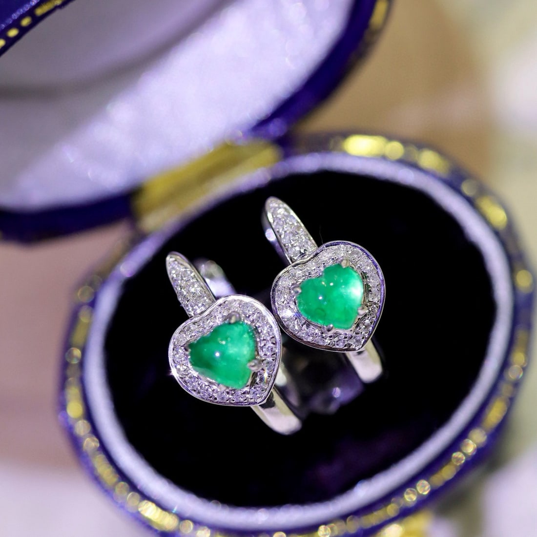 14k Gold 0.6 Ctw Natural Emerald & Diamond Earrings - 3
