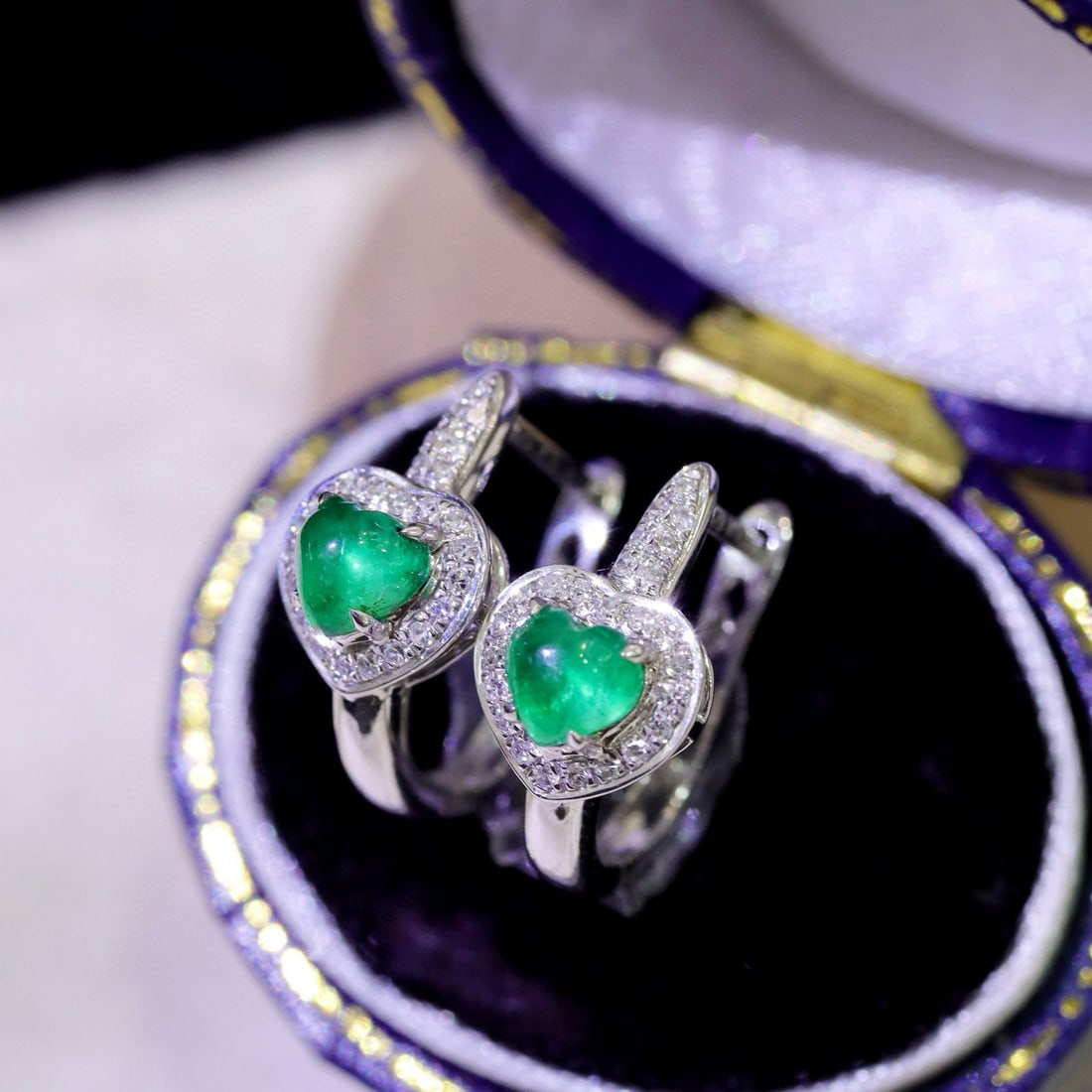14k Gold 0.6 Ctw Natural Emerald & Diamond Earrings - 4