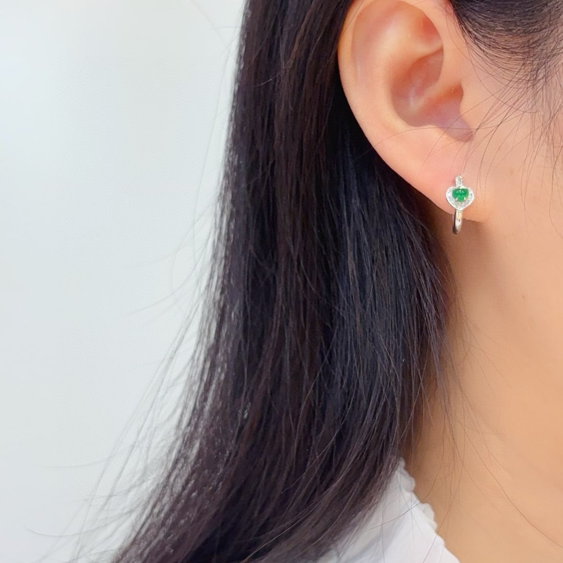 14k Gold 0.6 Ctw Natural Emerald & Diamond Earrings - 5