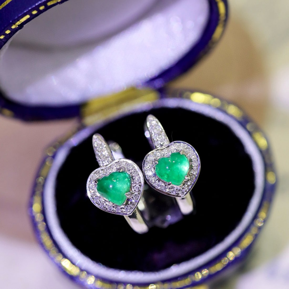 14k Gold 0.6 Ctw Natural Emerald & Diamond Earrings - 6
