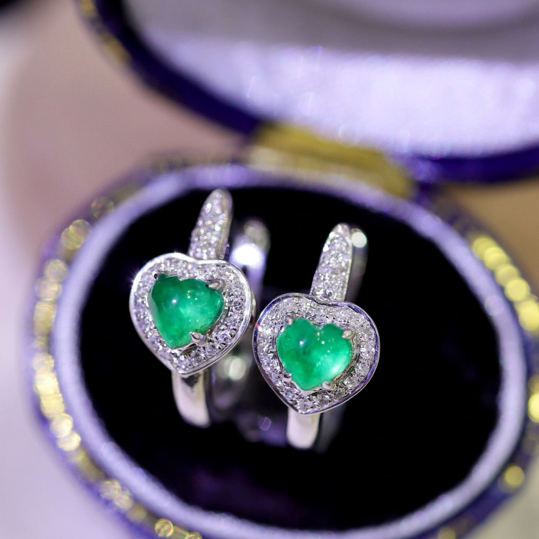 14k Gold 0.6 Ctw Natural Emerald & Diamond Earrings - 7