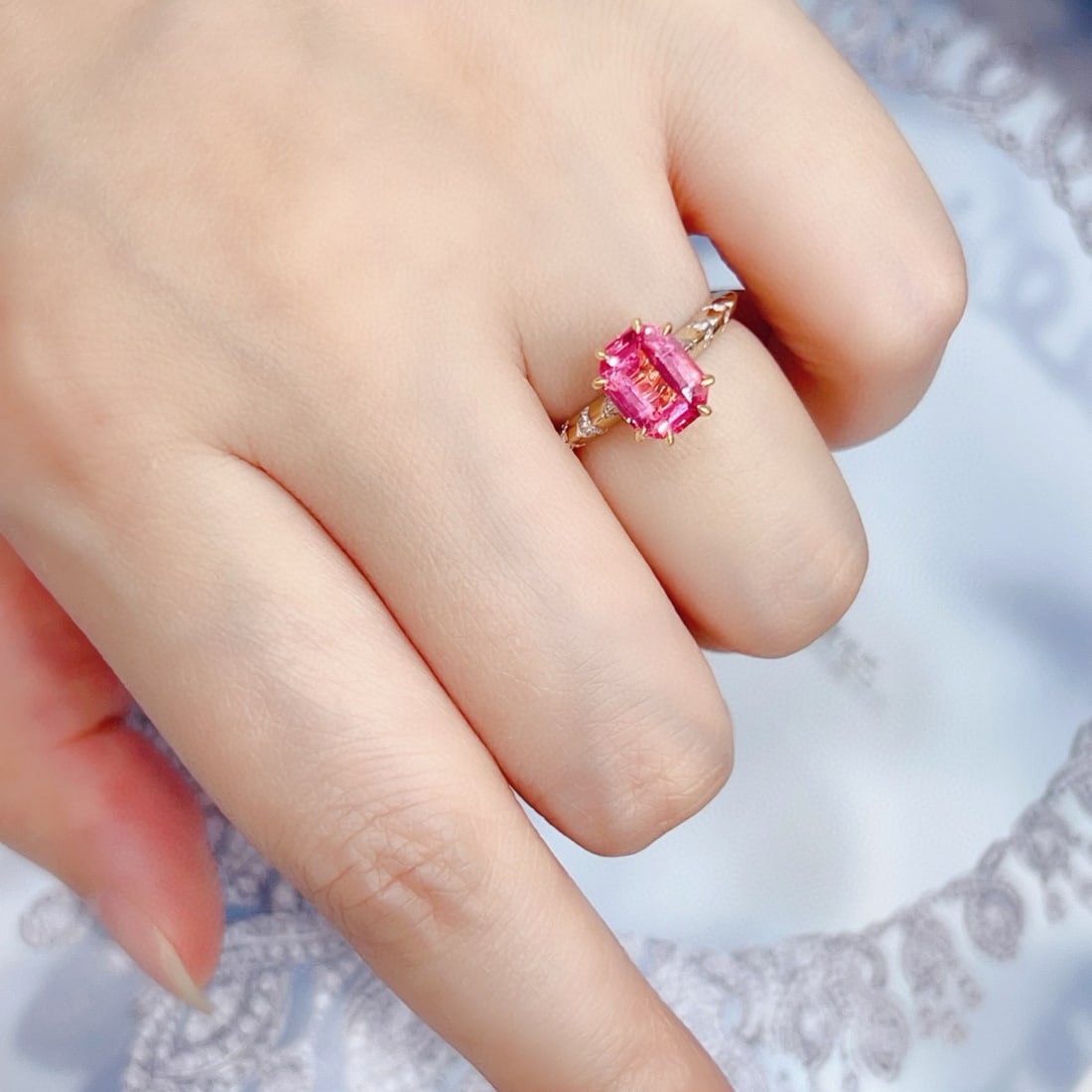 14k Gold 2.32 Ctw Natural Spinel & Diamond Ring - 7
