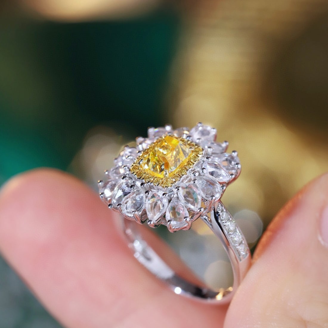 14k Gold 1.28 Ctw Natural Yellow Diamond & Diamond Ring - 4
