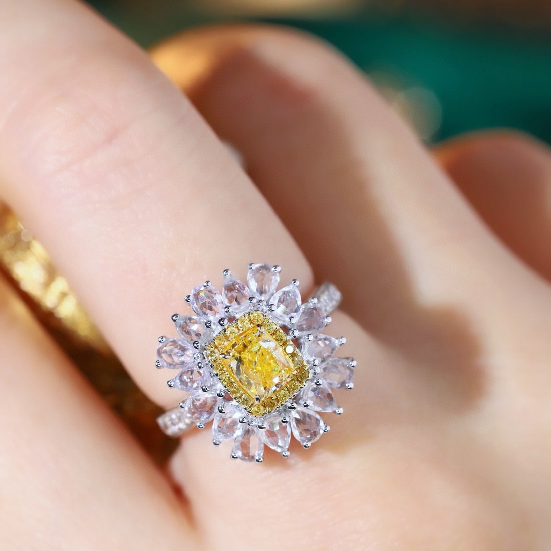 14k Gold 1.28 Ctw Natural Yellow Diamond & Diamond Ring - 7