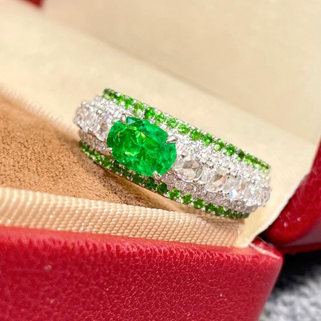 14k Gold 1.20 Ctw Natural Emerald & Diamond Ring - 2