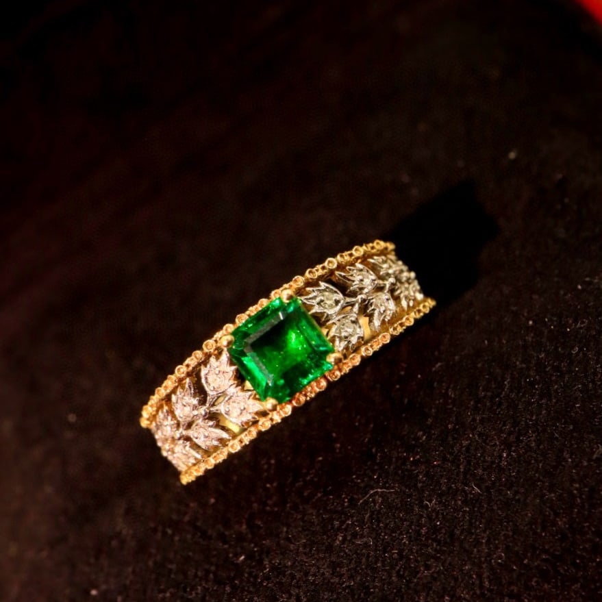 14k Gold 0.95 Ctw Natural Emerald & Diamond Ring - 8