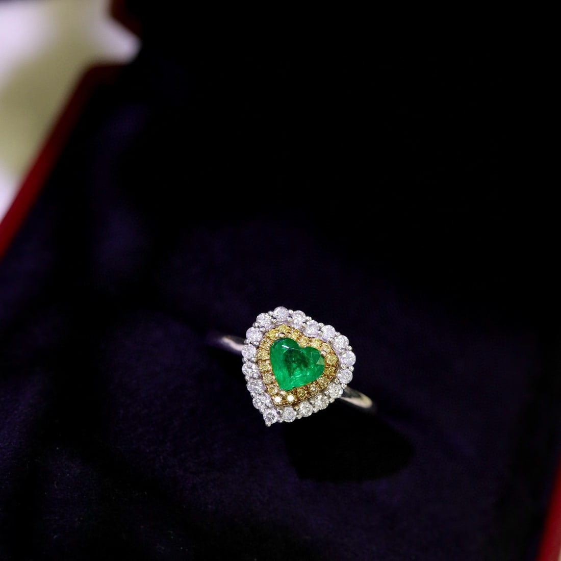 14k Gold 0.69 Ctw Natural Emerald & Diamond Ring - 7