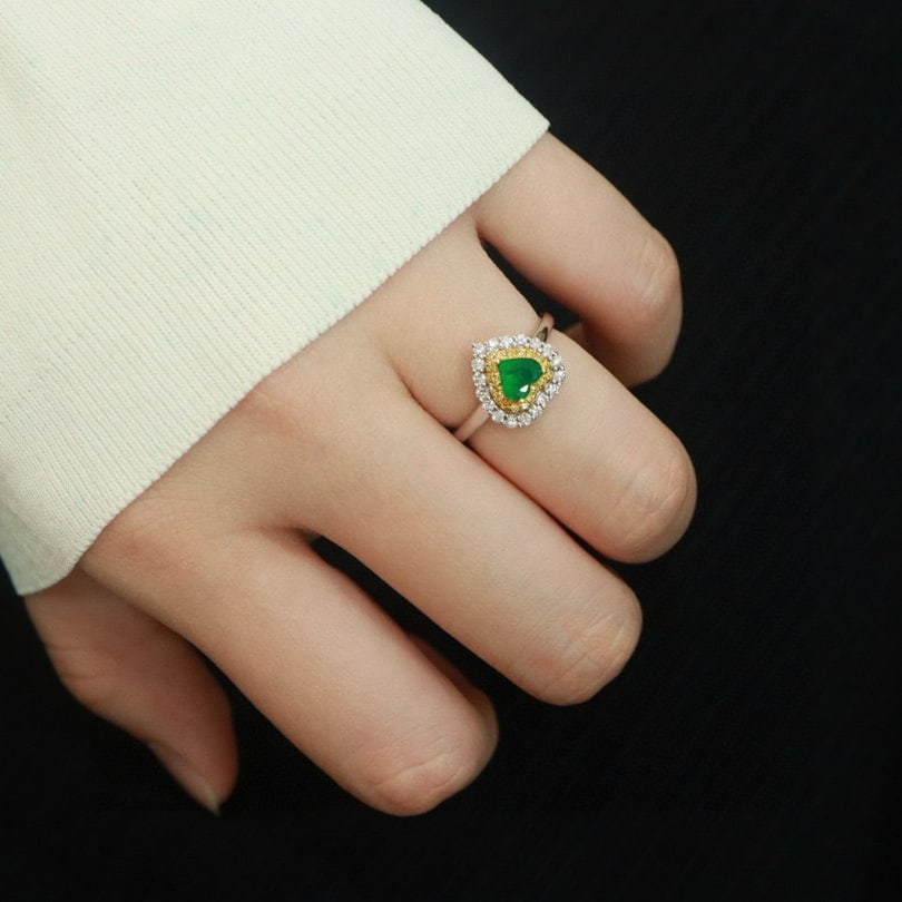 14k Gold 0.69 Ctw Natural Emerald & Diamond Ring - 8