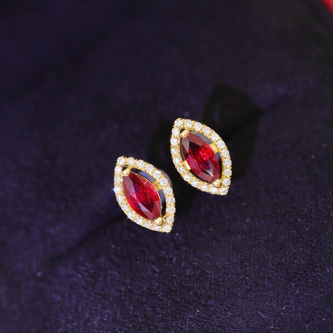 14k Gold 0.98 Ctw Natural Ruby & Diamond Earrings: Ref:230979139 // gold content:14k gold // main gemstone:ruby // shape:marquise // carat weight:0. 83ct // color:red // treatment:natural // cut grade:g // // adjacent gemstone 2 : diamond //