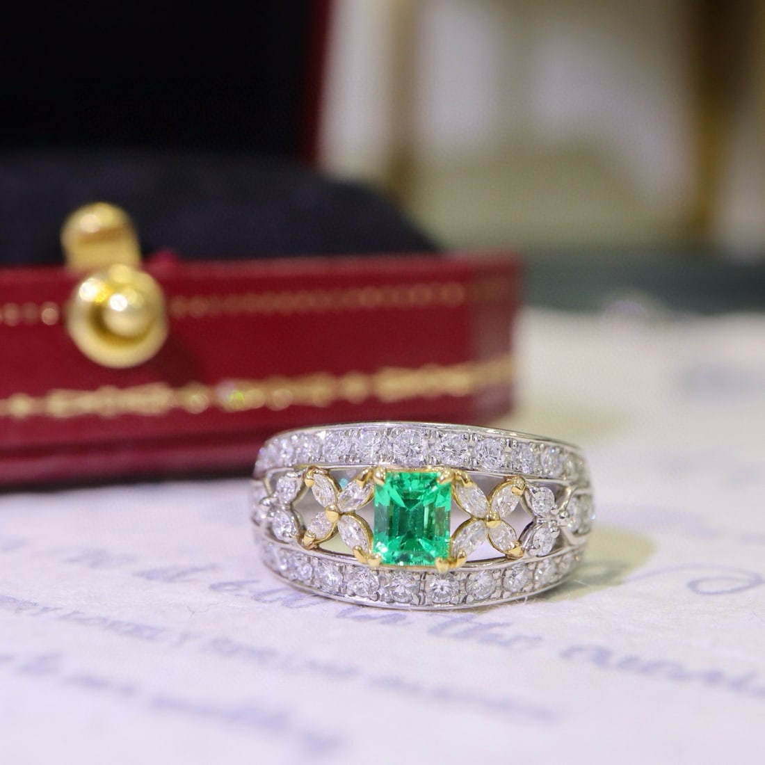 14k Gold 1.64 Ctw Natural Emerald & Diamond Ring - 4