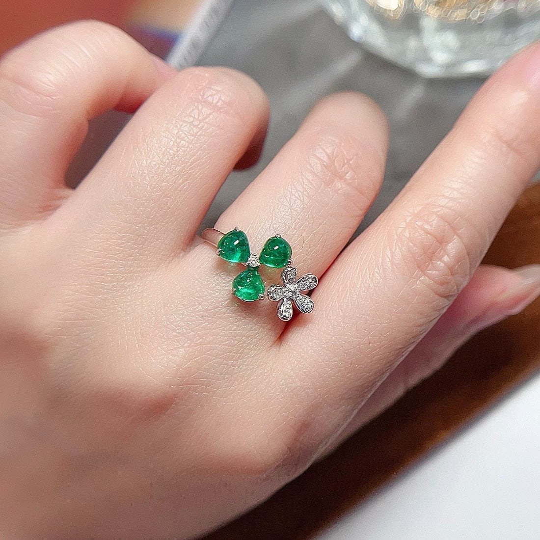 14k Gold 1.5 Ct Natural Emerald & Diamond Ring - 4