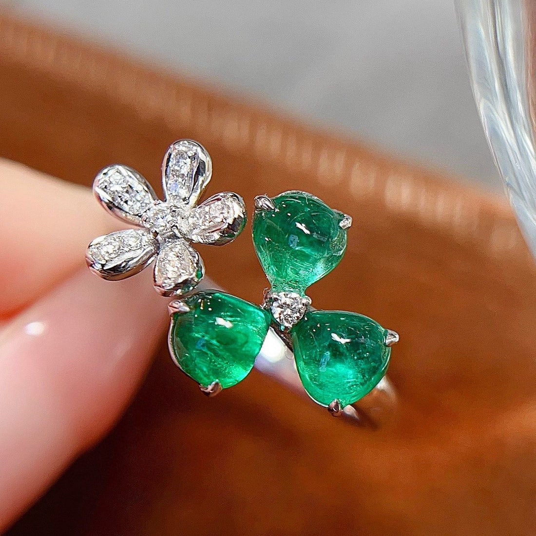 14k Gold 1.5 Ct Natural Emerald & Diamond Ring - 5
