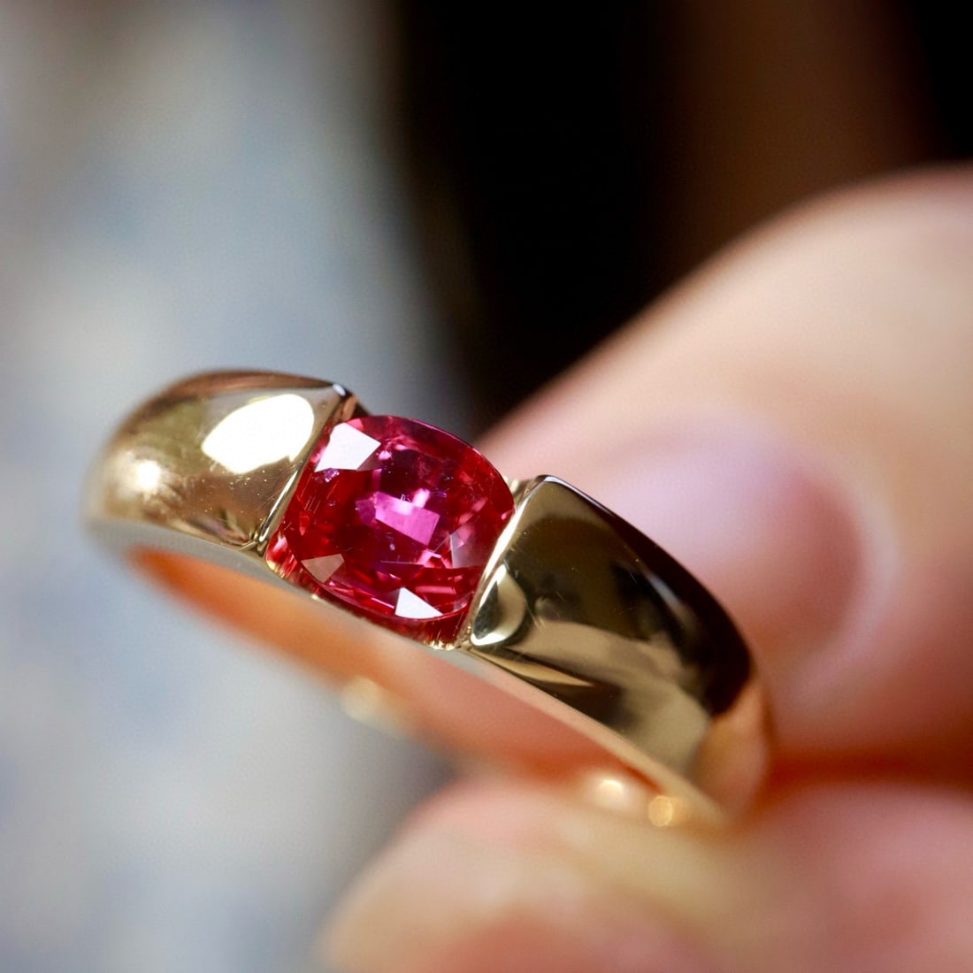 14k Gold 0.54 Ct Natural Ruby & Diamond Ring: Ref:230979196 // gold content:14k gold // ring size:7. 25us // // main gemstone:ruby // shape:oval // carat weight:0. 54ct // color:red // treatment:natural // cut grade:g // // adjacent gemstone 2 :