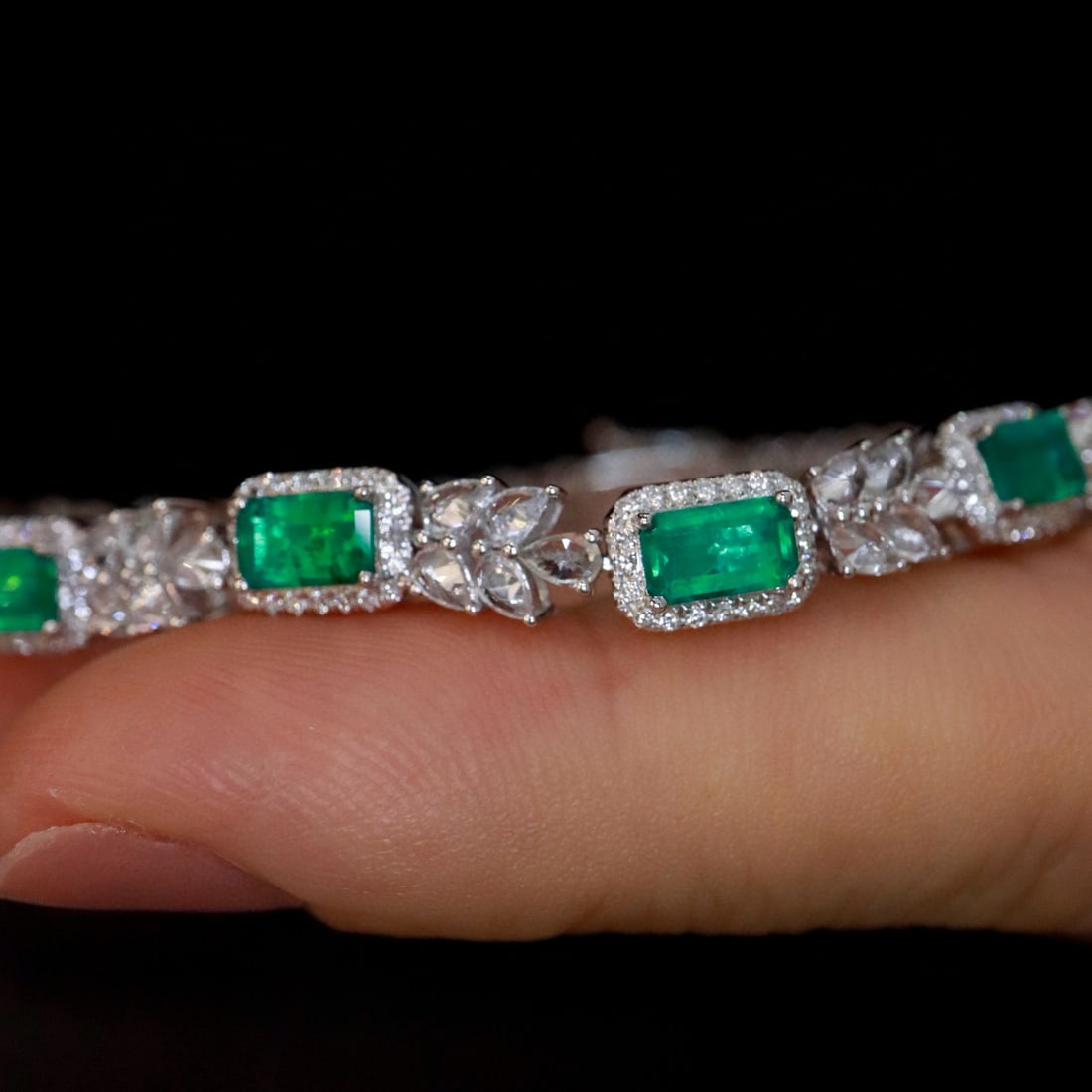 14k Gold 3.28 Ctw Natural Emerald & Diamond Bracelet (1 of 8)