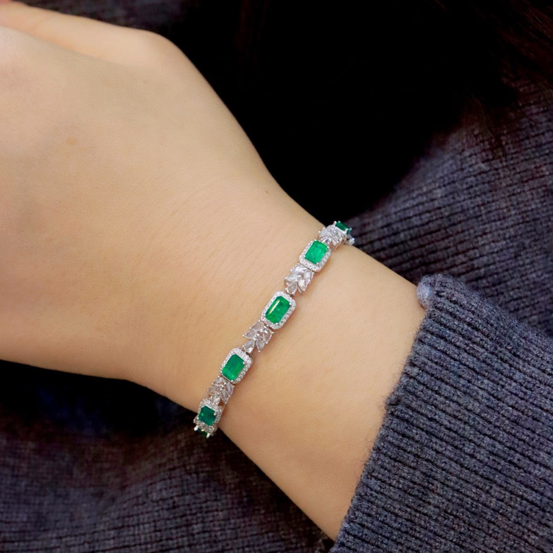 14k Gold 3.28 Ctw Natural Emerald & Diamond Bracelet - 5
