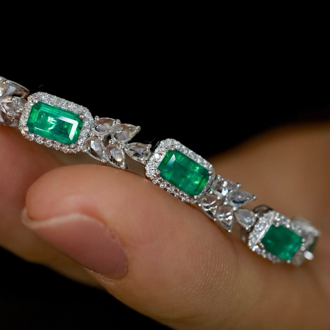 14k Gold 3.28 Ctw Natural Emerald & Diamond Bracelet - 7