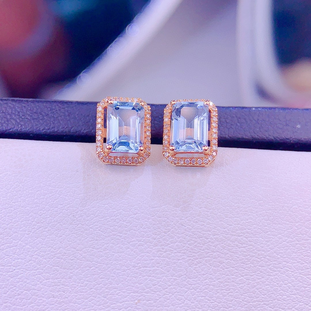 14k Gold 2.5 Ct Natural Aquamarine & Diamond Earrings: Ref:230979220 // gold content:14k gold // main gemstone:aquamarine // shape:emerald // carat weight:2. 5ct // color:blue // treatment:natural // cut grade:g // // adjacent gemstone 2 : diamond //