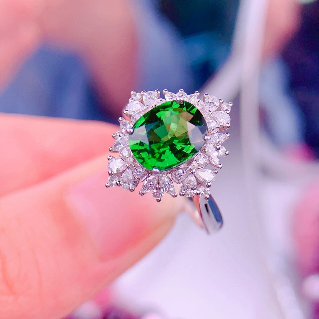 14k Gold 2 Ct Natural Tourmaline & Diamond Ring: Ref:230979223 // gold content:14k gold // ring size:7. 25us // // main gemstone:tourmaline // shape:oval // carat weight:2ct // color:green // treatment:natural // cut grade:g // // adjacent gemstone