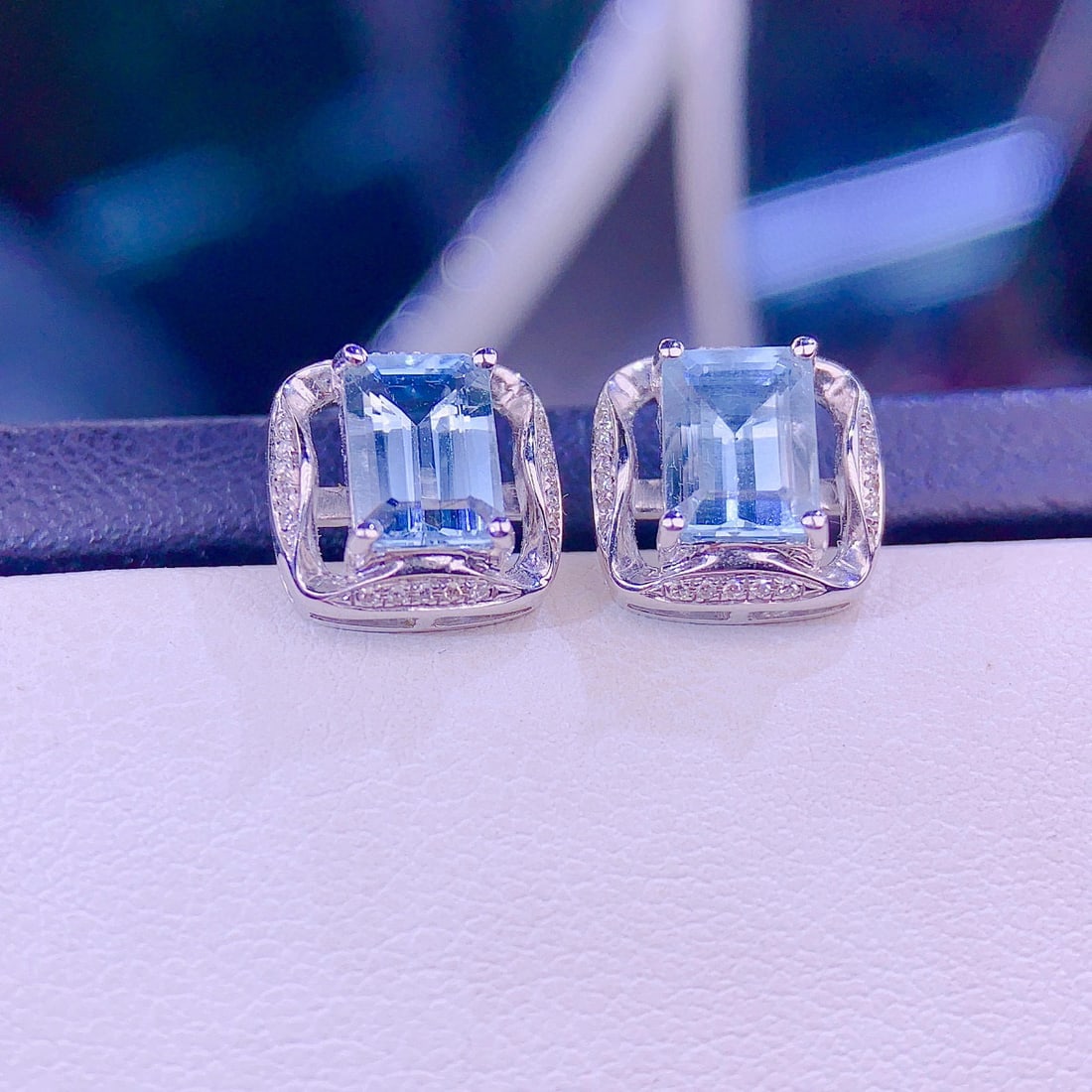 14k Gold 2.00 Ct Natural Topaz & Diamond Earrings - 6