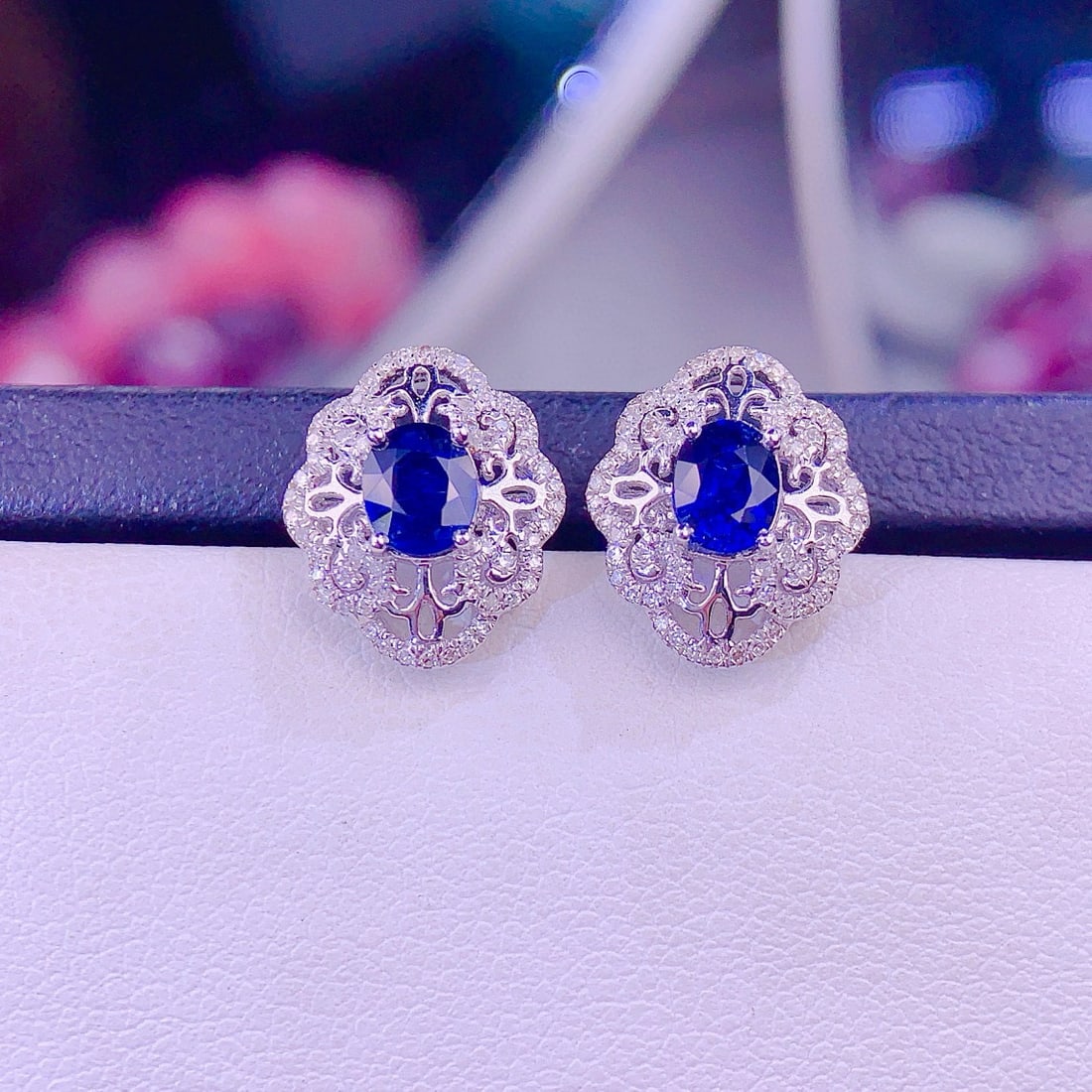 14k Gold 1.3 Ct Natural Sapphire & Diamond Earrings: Ref:230979229 // gold content:14k gold // main gemstone:sapphire // shape:oval // carat weight:1. 3ct // color:blue // treatment:natural // cut grade:g // // adjacent gemstone 2 : diamond //