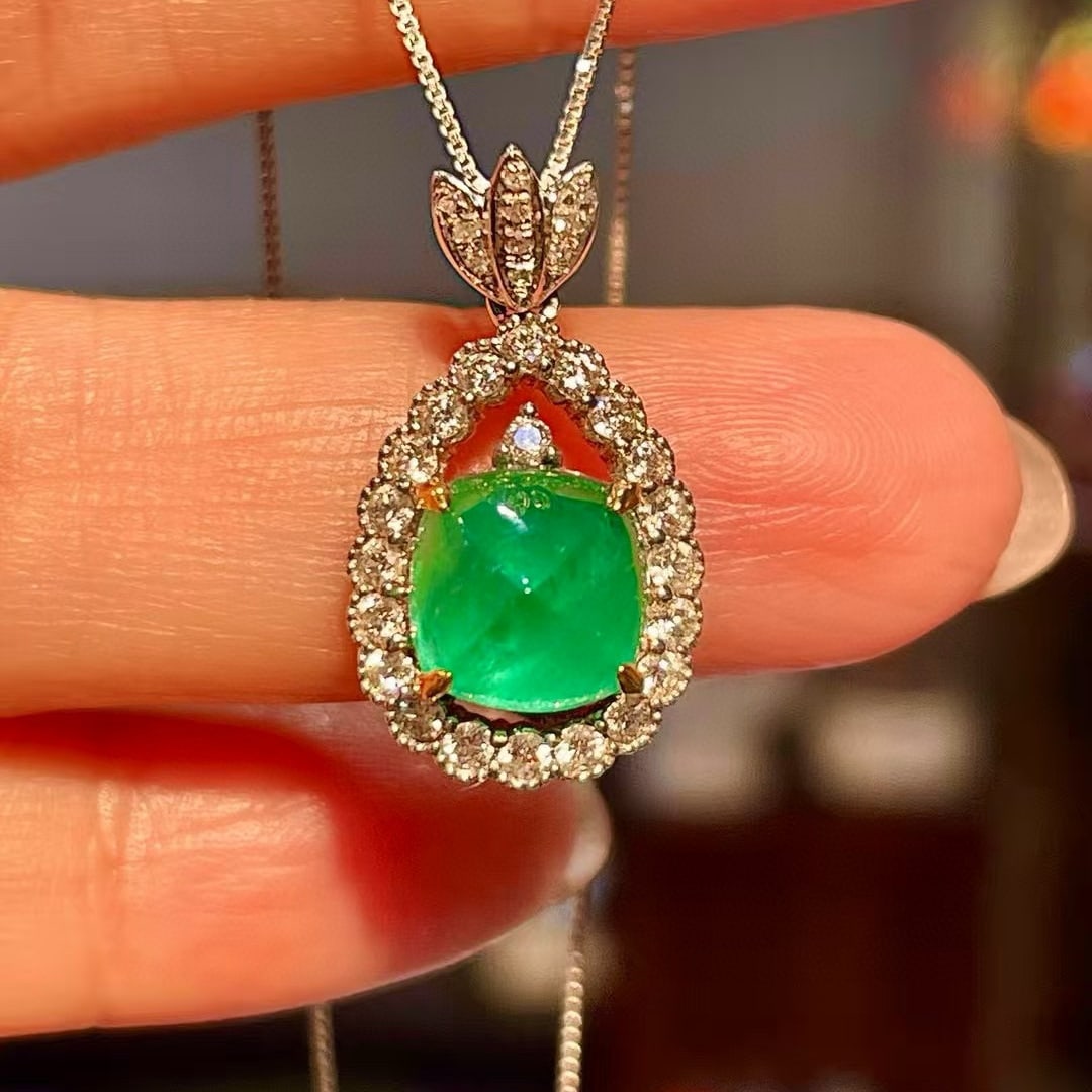 14k Gold 3.46 Ctw Natural Emerald & Diamond Pendant( Without Chain ): Ref:230979232 // gold content:14k gold // main gemstone:emerald // shape:oval // carat weight:2. 94ct // color:green // treatment:natural // cut grade:g // // adjacent gemstone 2 : diamond //