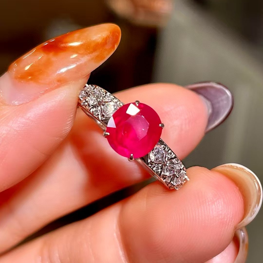 14k Gold 2.62 Ctw Natural Ruby & Diamond Ring: Ref:230979244 // gold content:14k gold // ring size:7. 25us // // main gemstone:ruby // shape:oval // carat weight:2. 07ct // color:red // treatment:natural // cut grade:g // // adjacent gemstone 2 : 