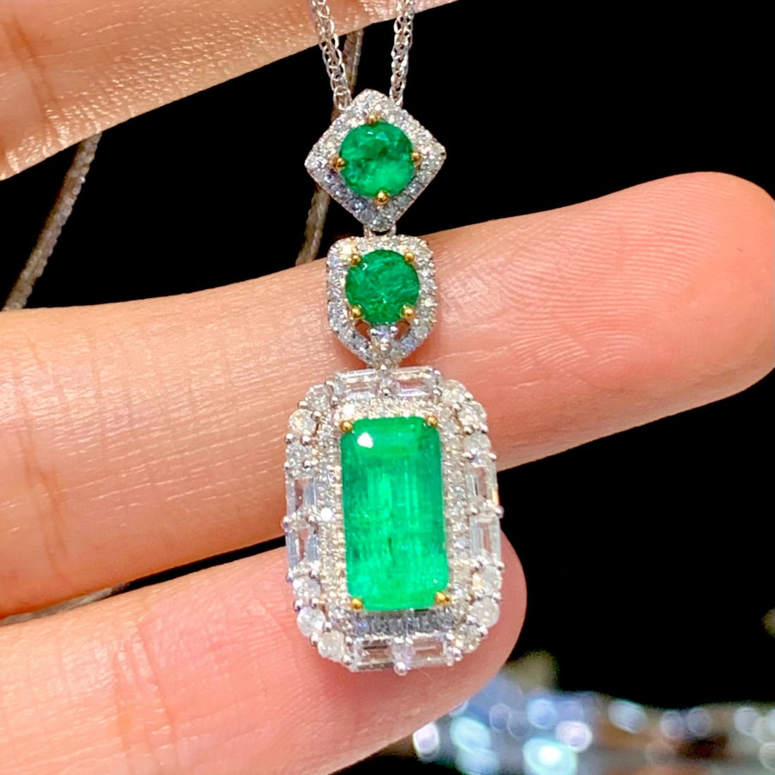 14k Gold 2.05 Ct Natural Emerald & Diamond Pendant( Without Chain ) - 4