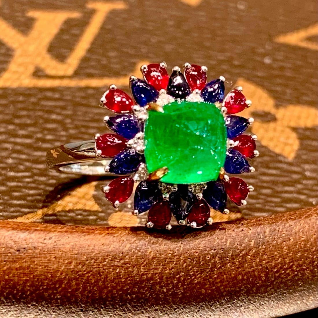 14k Gold 2.3 Ct Natural Emerald & Diamond Ring - 2