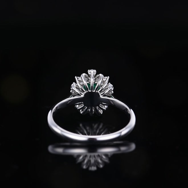 14k Gold 0.49 Ctw Vivid Green Natural Emerald & Diamond Ring - 5