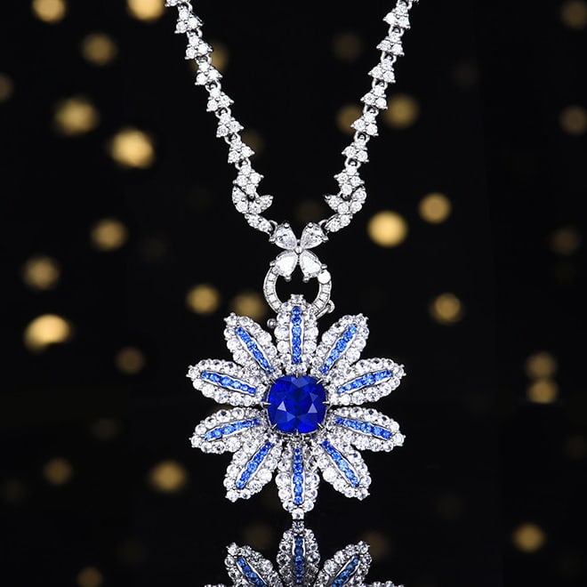 14k Gold 2.03 Ct Natural Sapphire & Sapphire & Sapphire Pendant( Without Chain ): Ref:230980028 // gold content:14k gold // main gemstone:sapphire // shape:cushion // carat weight:2. 03ct // color:royal blue // treatment:natural // // adjacent gemstone 2 : sapphire // number of