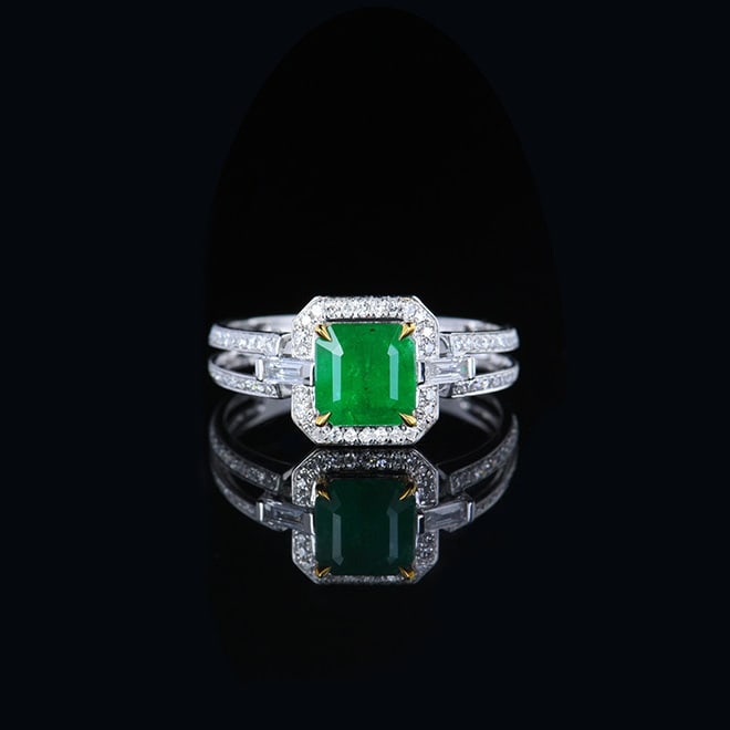 14k Gold 1.27 Ctw Vivid Green Natural Emerald & Diamond Ring: Ref:230980044 // gold content:14k gold // ring size:7. 25us // // main gemstone:emerald // shape:octagonal // carat weight:1. 02ct // color:vivid green // treatment:natural // // adjacent gemstone 2