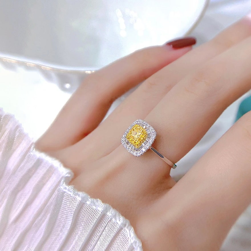 14k Gold 0.5 Ct Natural Color Diamond Ring - 5