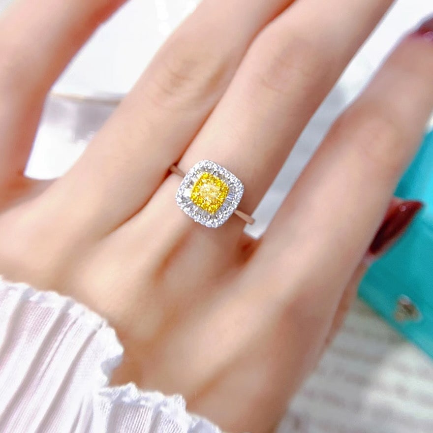 14k Gold 0.5 Ct Natural Color Diamond Ring - 6