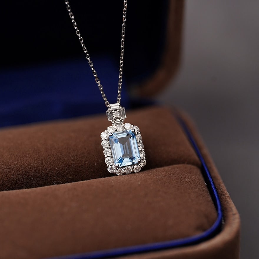 14k Gold 1.15 Ct Natural Aquamarine & Diamond Necklace - 2