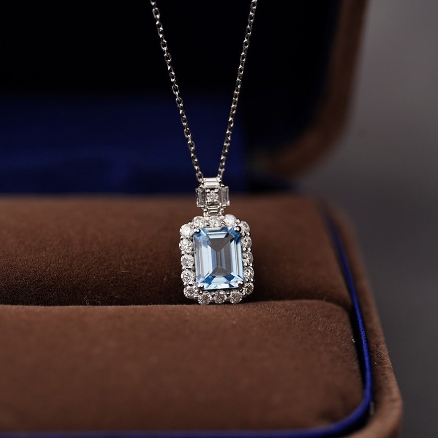 14k Gold 1.15 Ct Natural Aquamarine & Diamond Necklace - 3