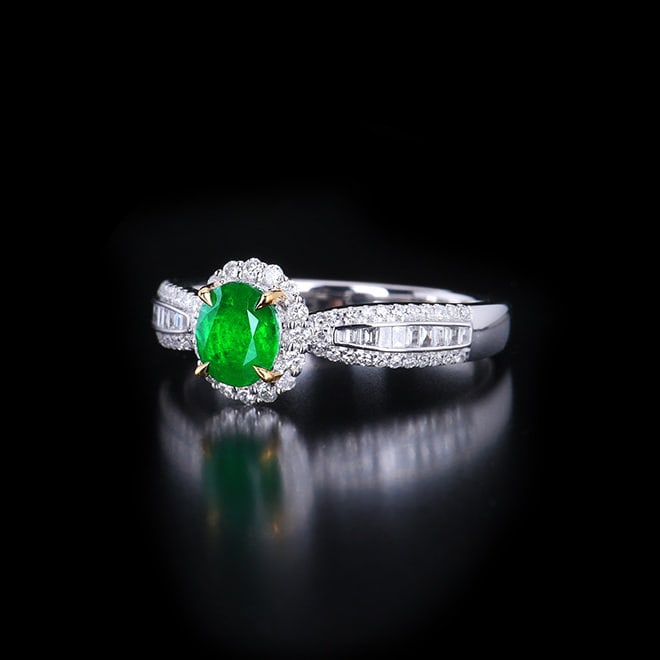 14k Gold 0.92 Ctw Vivid Green Natural Emerald & Diamond Ring - 4