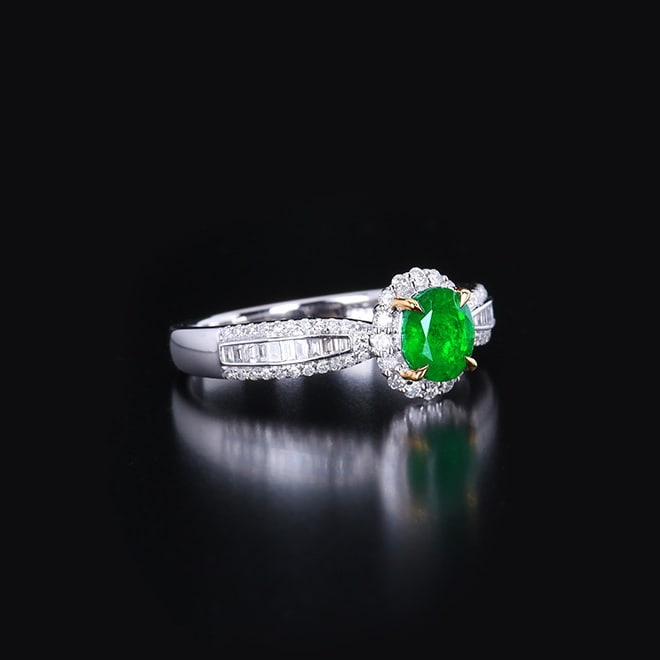 14k Gold 0.92 Ctw Vivid Green Natural Emerald & Diamond Ring - 5