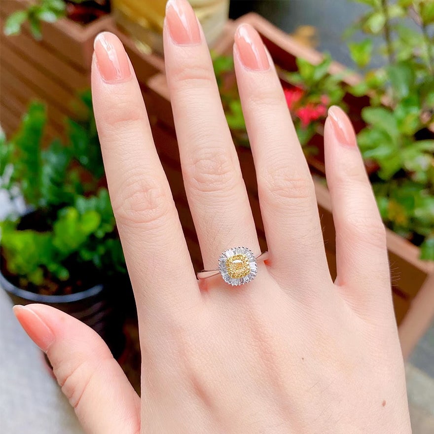 14k Gold 0.60 Ctw Natural Yellow Diamond & Diamond Ring - 3