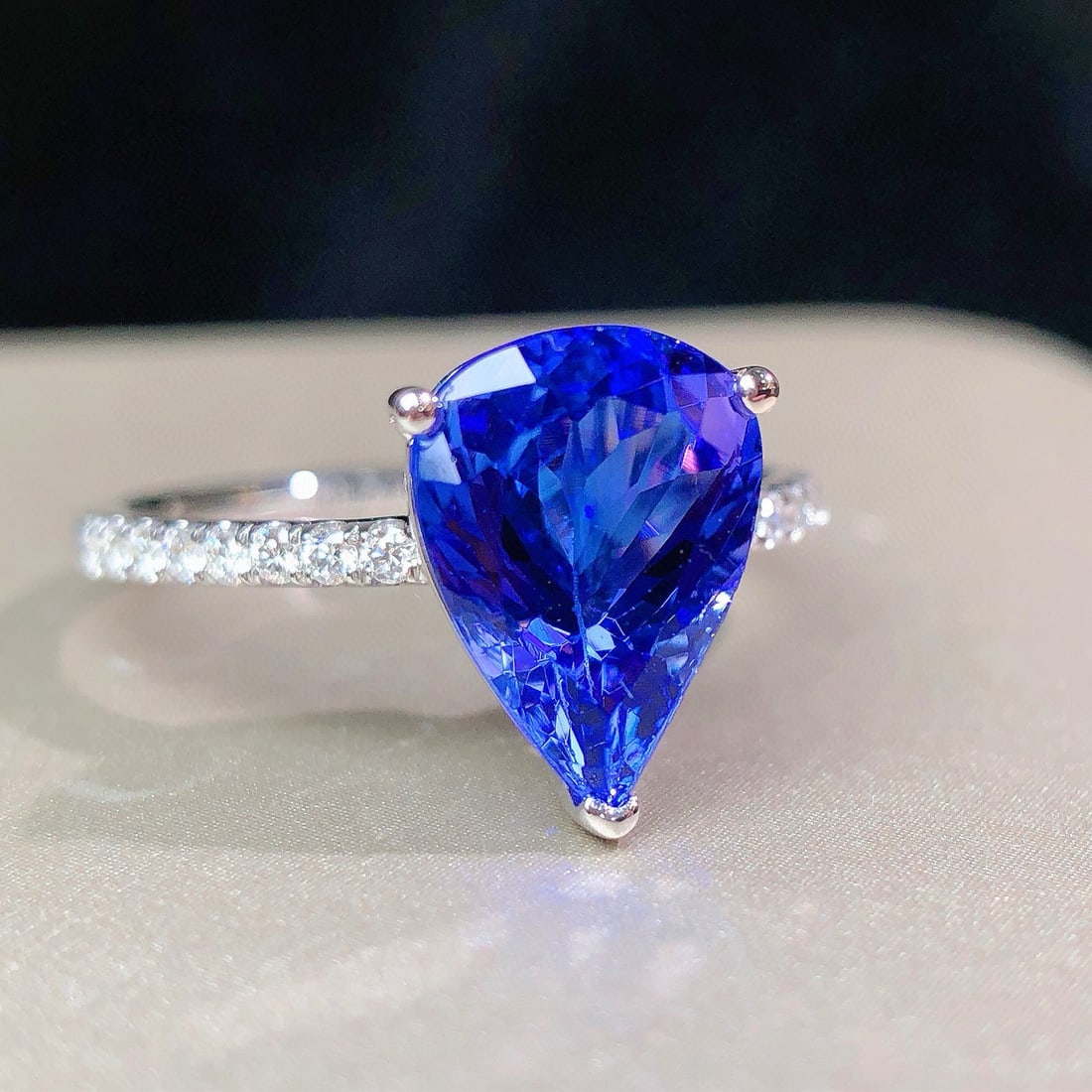 14k Gold 2.77 Ctw Natural Tanzanite & Diamond Ring - 2