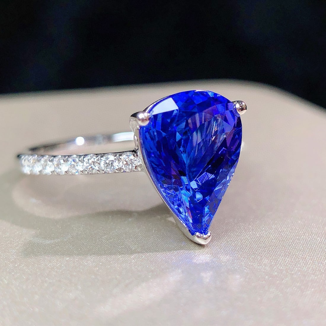 14k Gold 2.77 Ctw Natural Tanzanite & Diamond Ring - 3