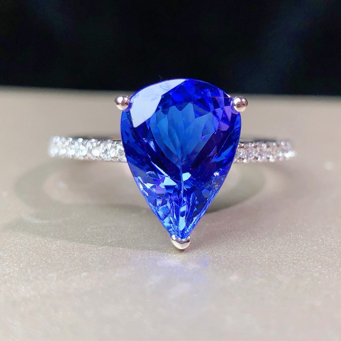 14k Gold 2.77 Ctw Natural Tanzanite & Diamond Ring - 4