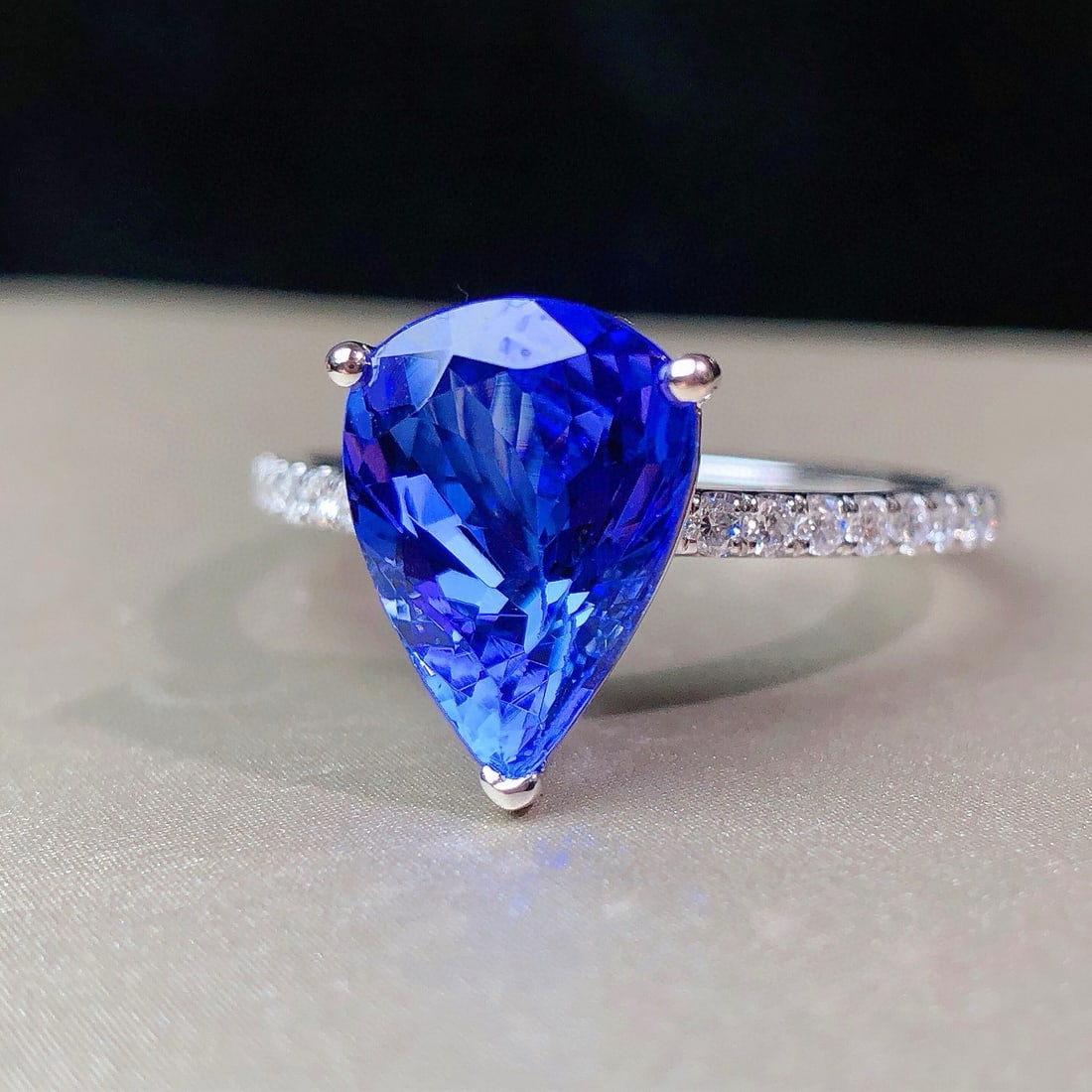 14k Gold 2.77 Ctw Natural Tanzanite & Diamond Ring - 5
