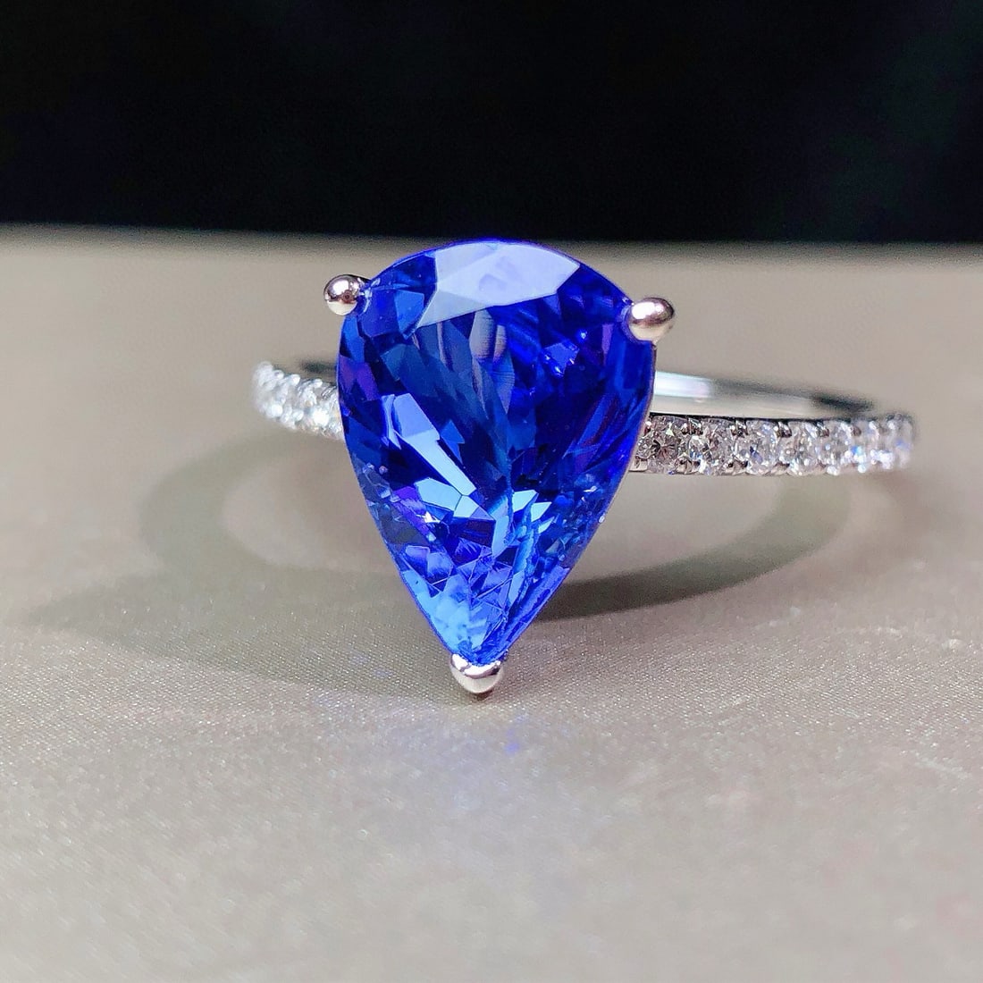 14k Gold 2.77 Ctw Natural Tanzanite & Diamond Ring - 6