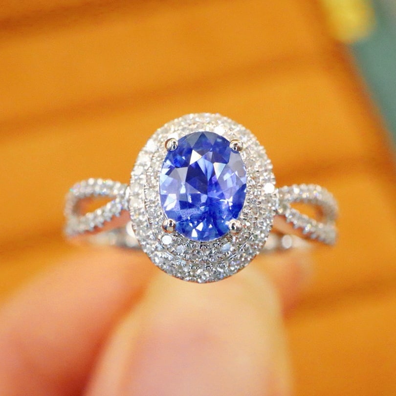 14k Gold 1.02 Ctw Natural Sapphire & Diamond Ring: Ref:230980172 // gold content:14k gold // ring size:7. 25us // // main gemstone:sapphire // shape:oval // carat weight:0. 73ct // color:cornflower blue // treatment:natural // // adjacent gemstone 2