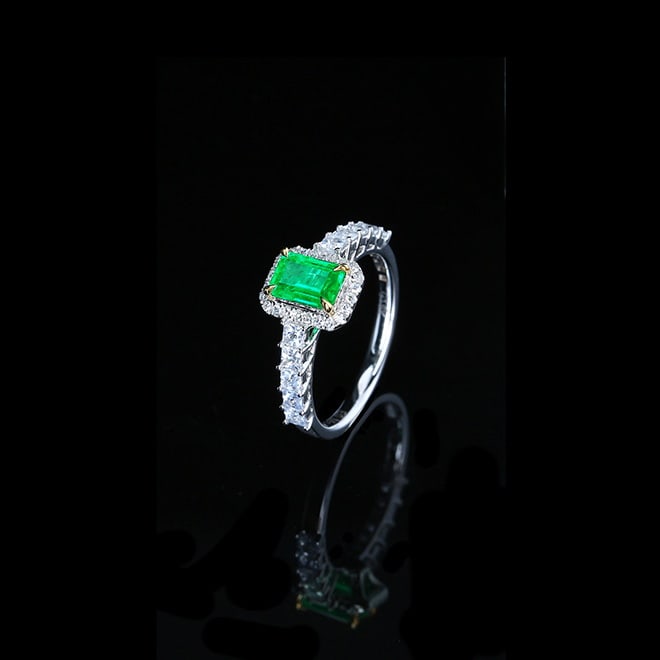 14k Gold 0.98 Ctw Vivid Green Natural Emerald & Diamond Ring - 5