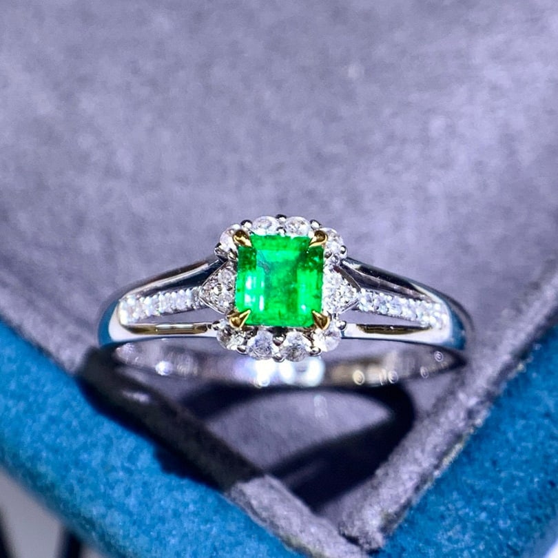 14k Gold 0.32 Ctw Vivid Green Natural Emerald & Diamond Ring: Ref:230980176 // gold content:14k gold // ring size:7. 25us // // main gemstone:emerald // shape:octagonal // carat weight:0. 27ct // color:vivid green // treatment:natural // // adjacent gemstone 2 :