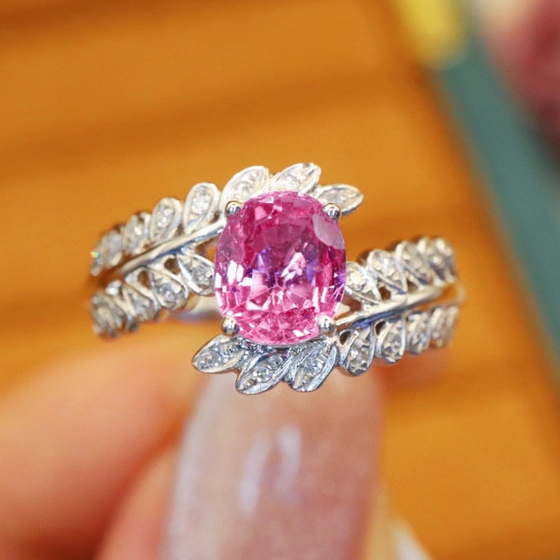 14k Gold 1.41 Ctw Natural Padparadscha Sapphire & Diamond Ring: Ref:230980179 // gold content:14k gold // ring size:7. 25us // // main gemstone:padparadscha sapphire // shape:oval // carat weight:1. 33ct // color:orangish pink // treatment:natural // // adjacent