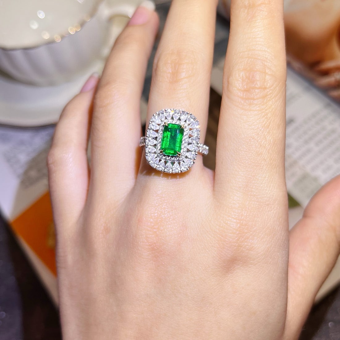14k Gold 2.67 Ctw Vivid Green Natural Emerald & Diamond Ring - 5